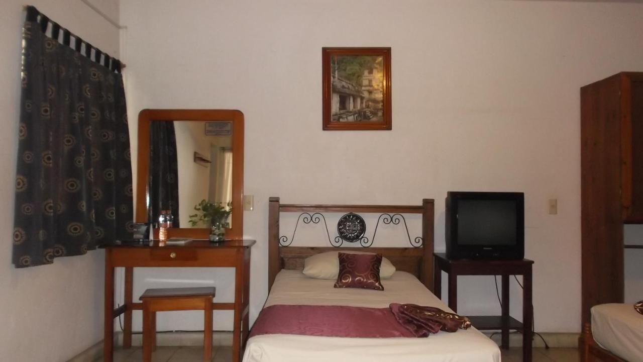 Hotel Canek Palenque Bagian luar foto